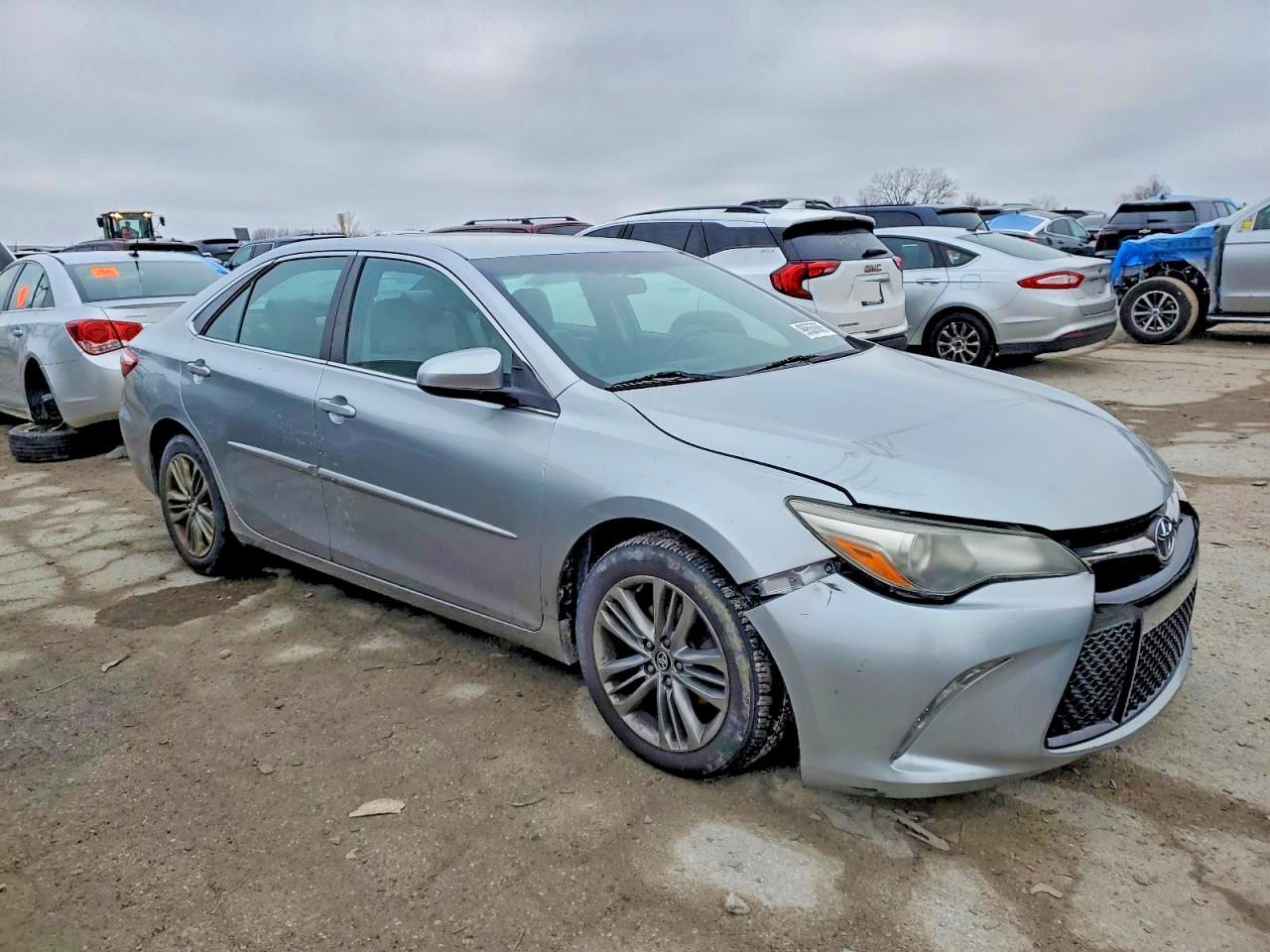 2016 Toyota Camry Le - Image 4