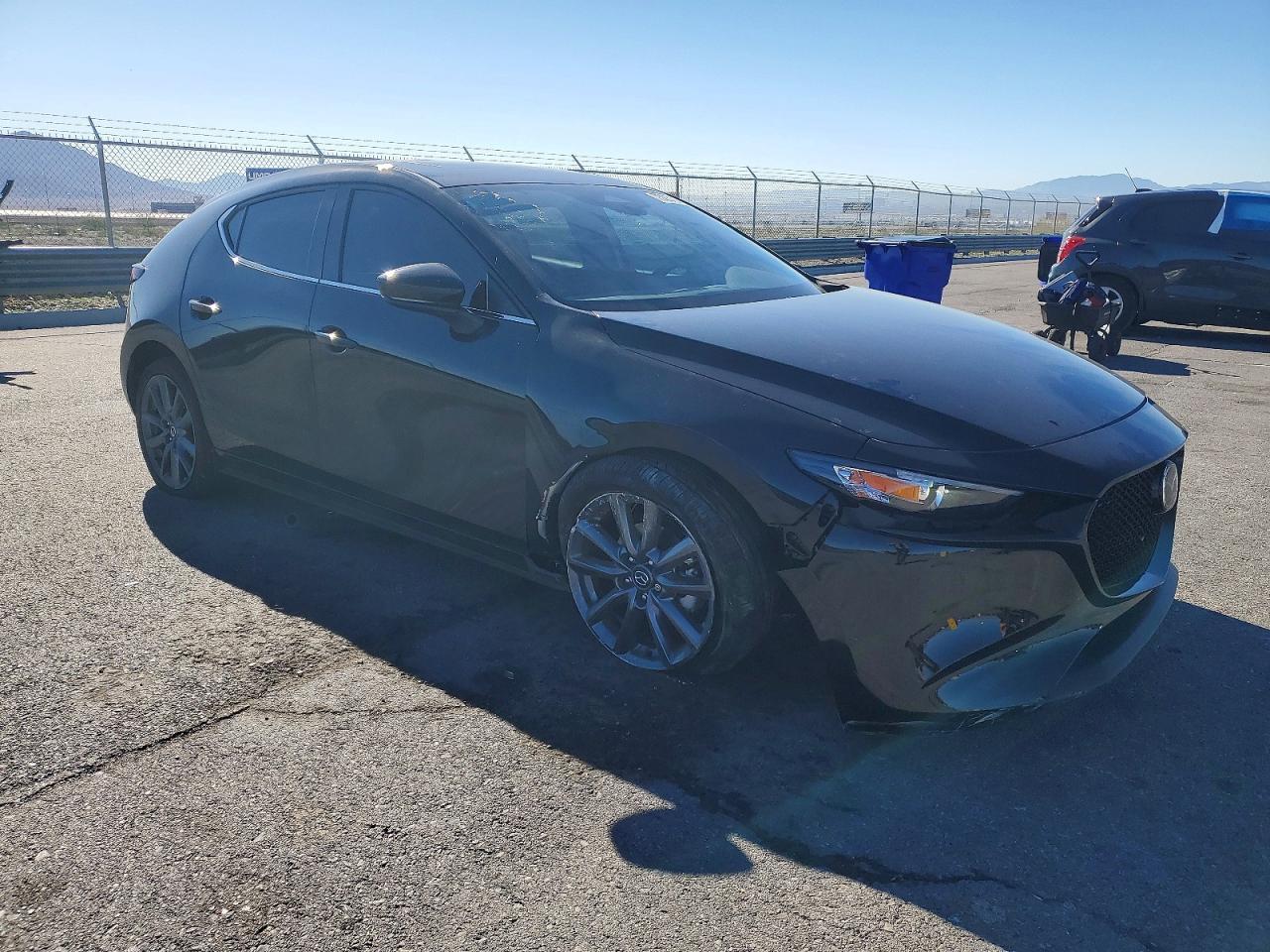 2025 Mazda 3 Preferred - Image 4