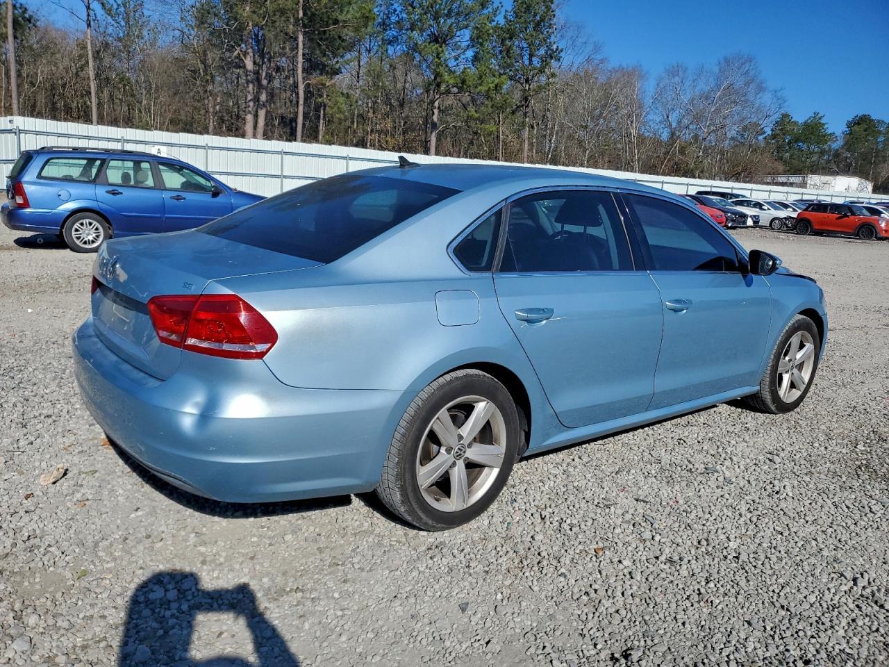 2012 Volkswagen Passat Se - Image 3