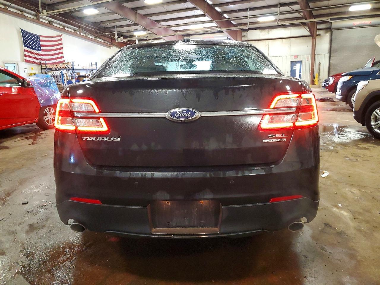 2015 Ford Taurus Sel - Image 6