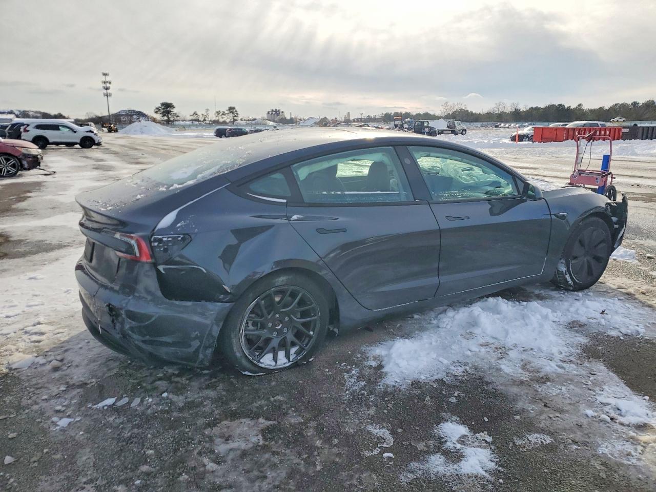 2024 Tesla Model 3 - Image 3