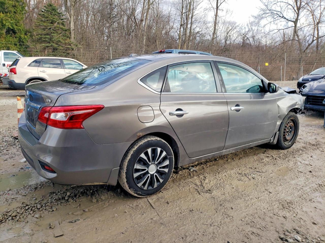 2017 Nissan Sentra S - Фото 3