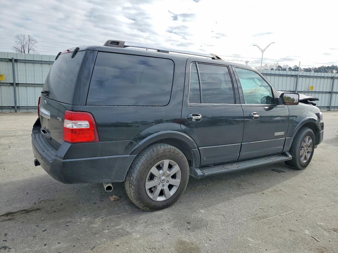 2007 Ford Expedition Limited - Image 3