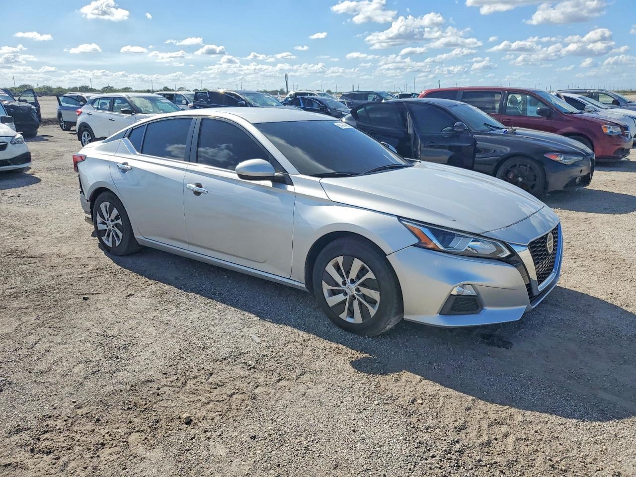 2020 Nissan Altima S - Image 4