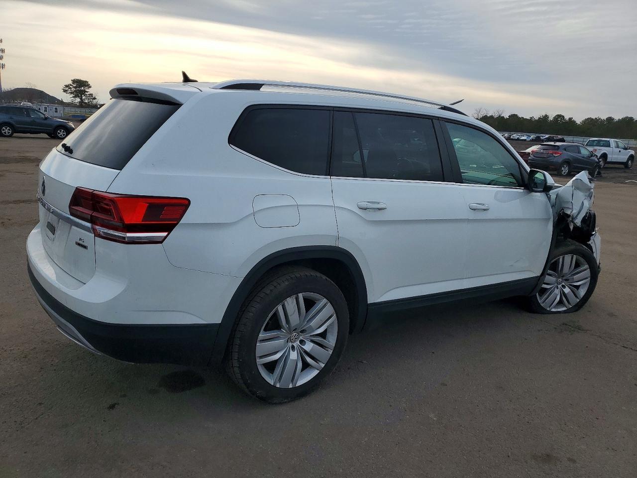 2019 Volkswagen Atlas Se - Фото 3