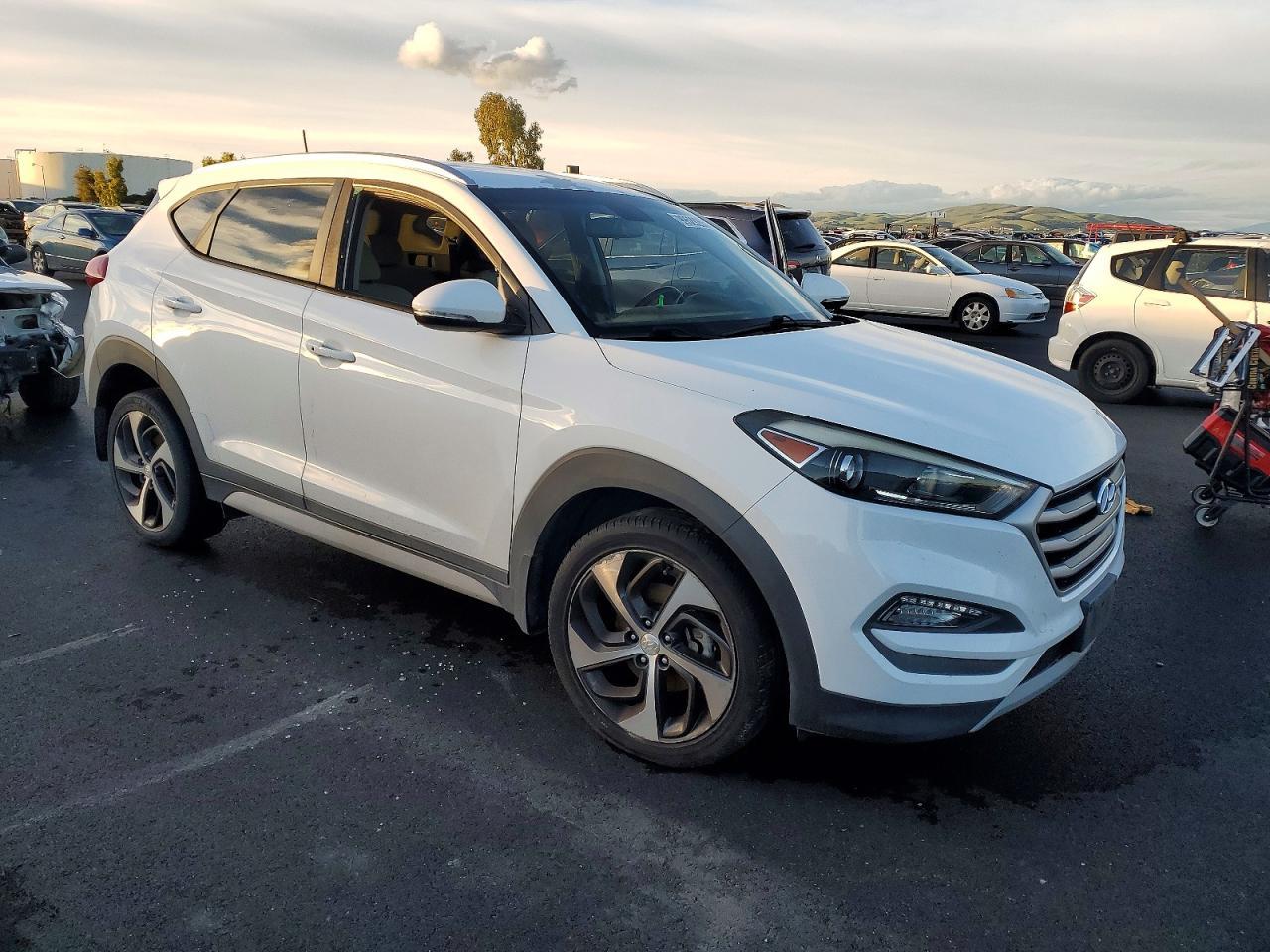 2017 Hyundai Tucson Limited - Image 4
