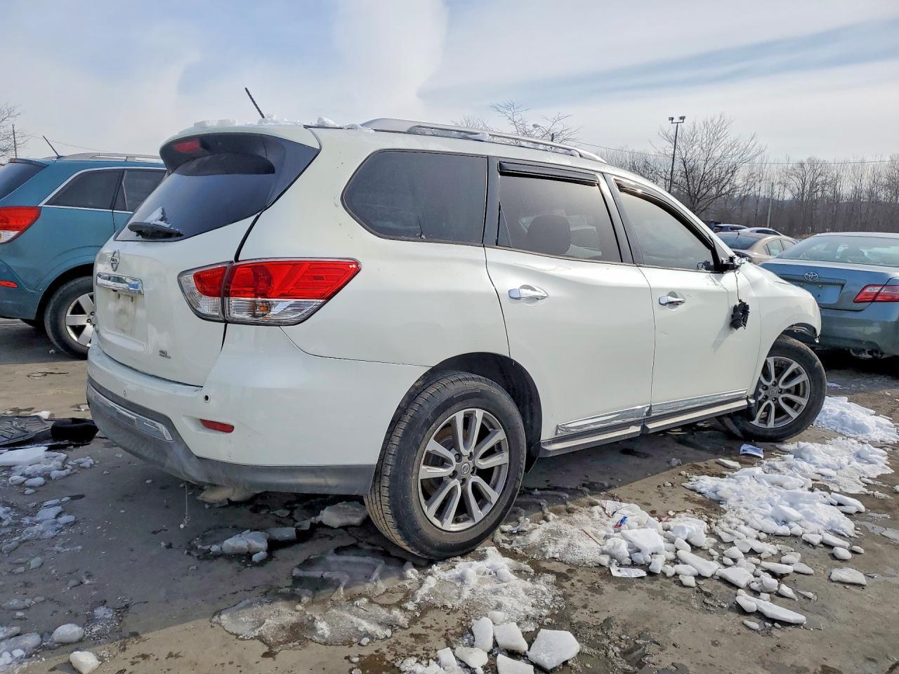 2015 Nissan Pathfinder S - Фото 3