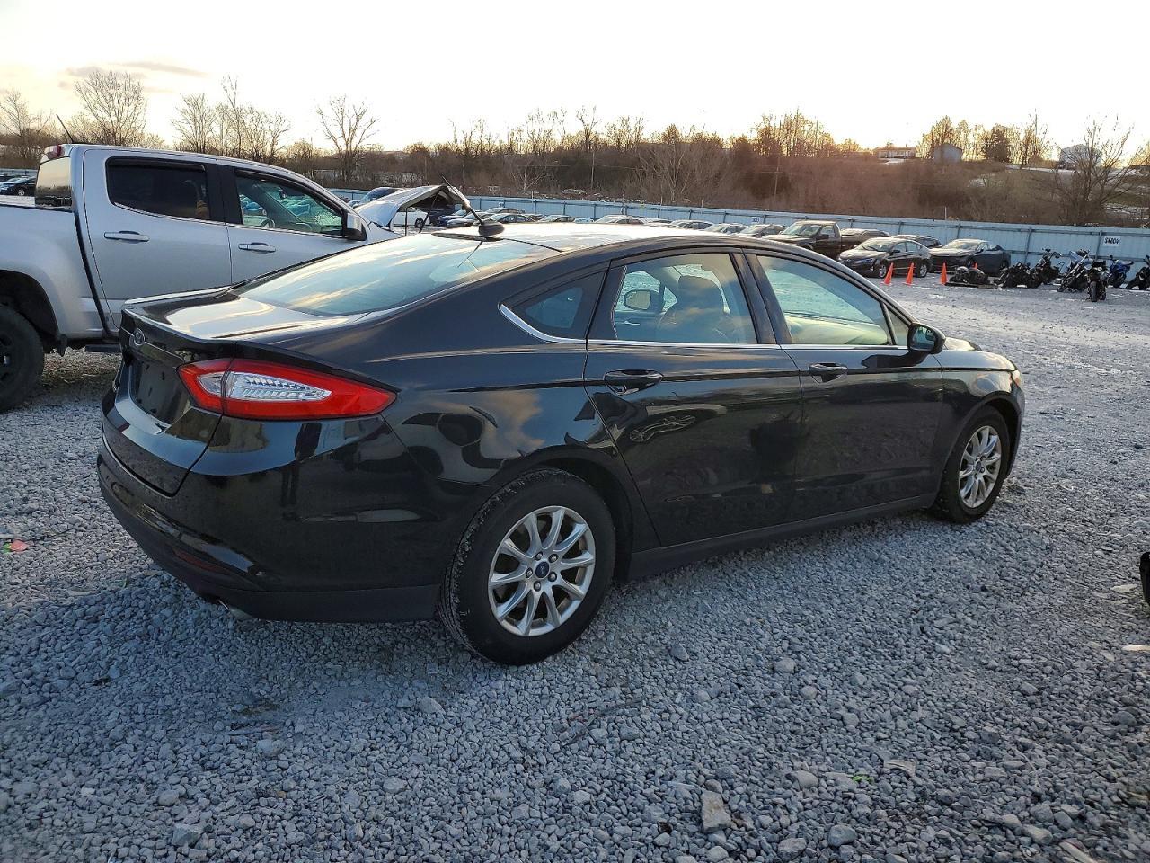 2015 Ford Fusion S - Image 3