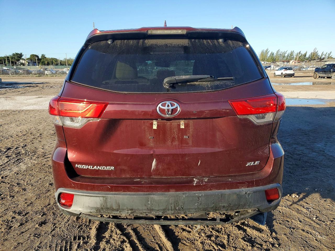 2019 Toyota Highlander Se - Фото 6