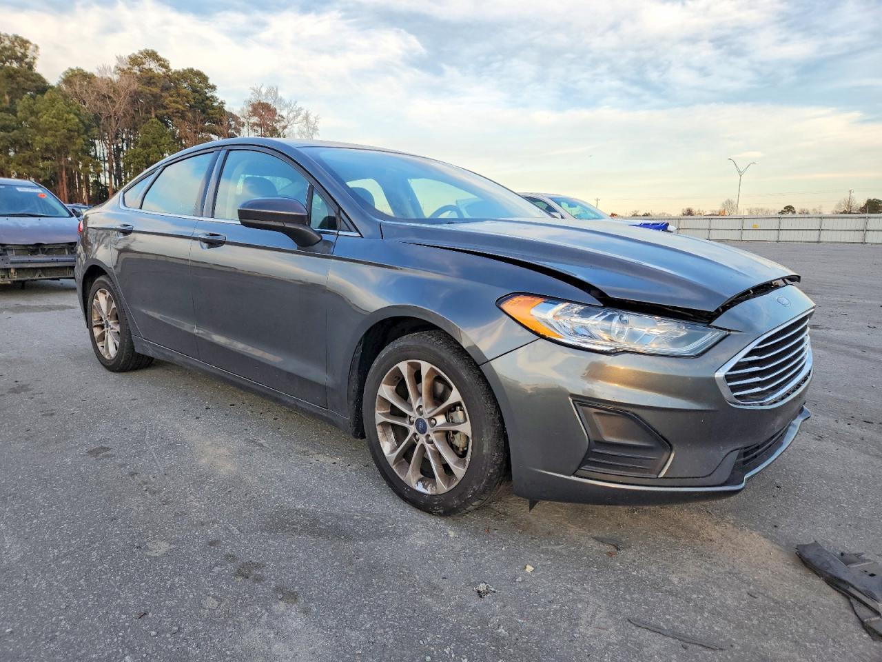 2020 Ford Fusion Se - Image 4