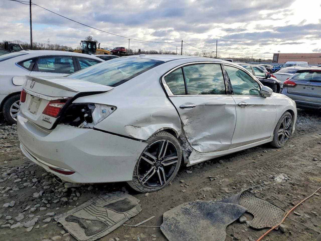 2017 Honda Accord Touring - Фото 3
