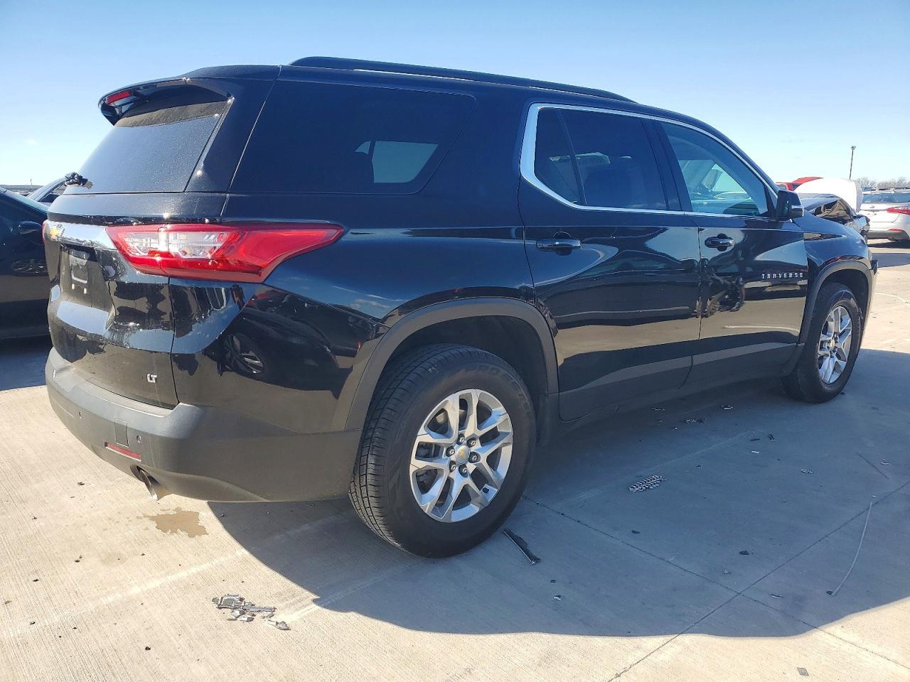 2021 Chevrolet Traverse Lt - Фото 3