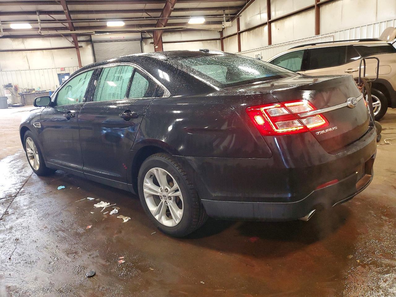 2015 Ford Taurus Sel - Image 2