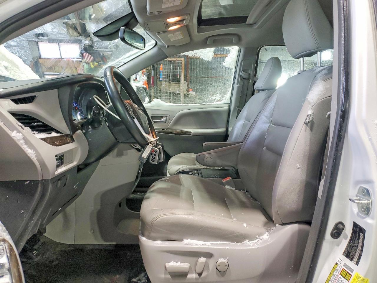 2018 Toyota Sienna Xle - Фото 7