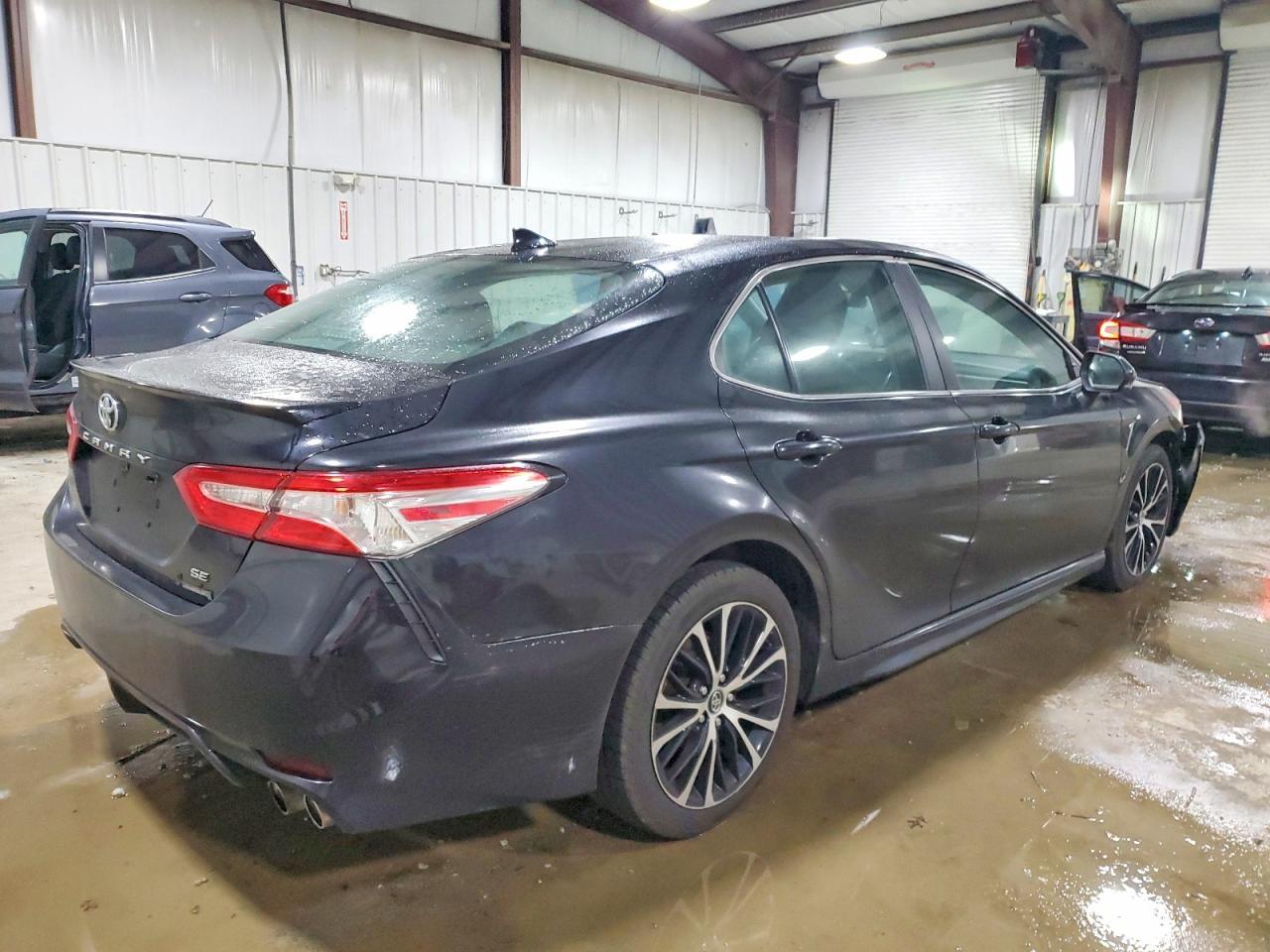 2020 Toyota Camry Se - Image 3