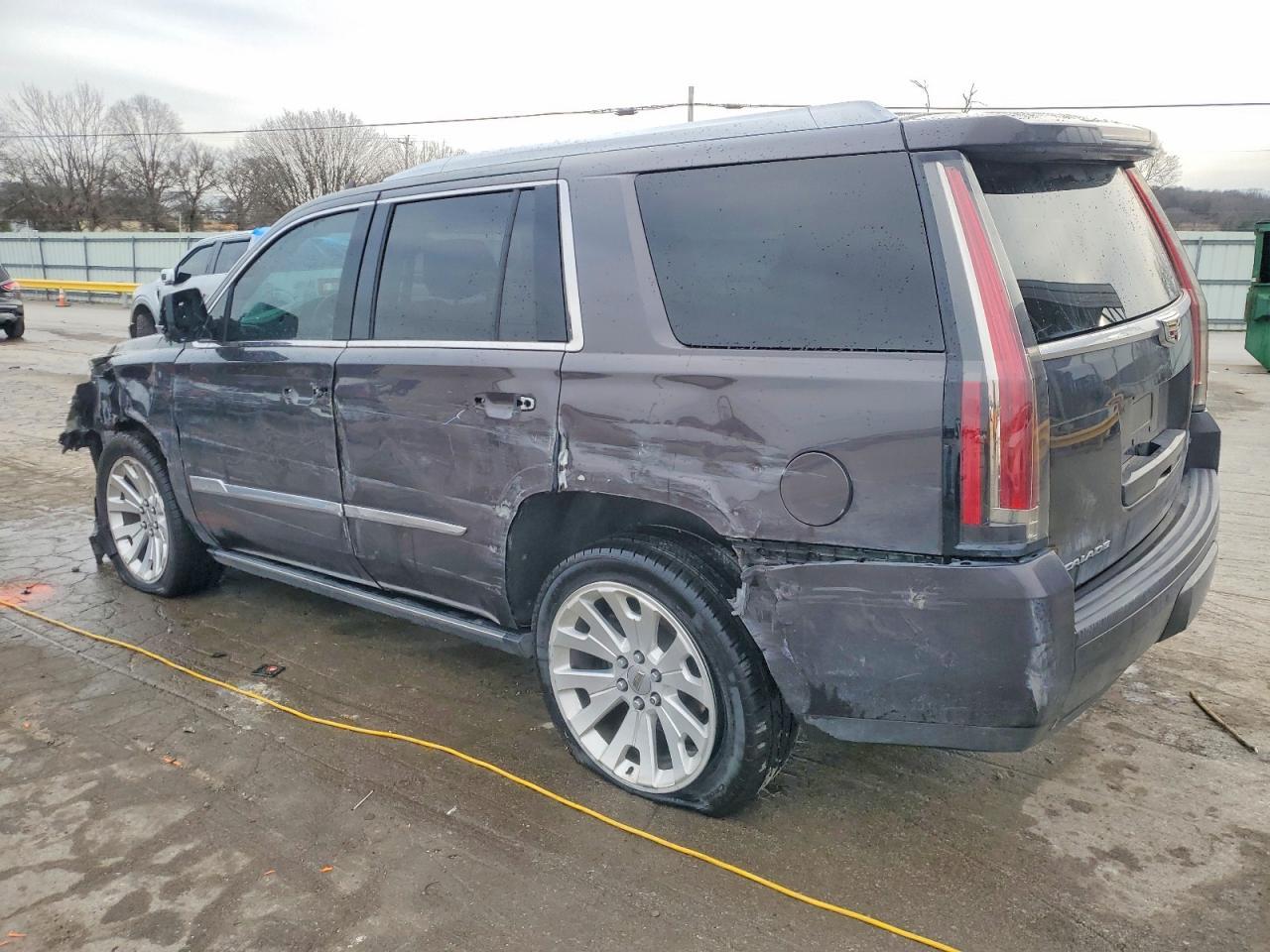2016 Cadillac Escalade Premium - Фото 2