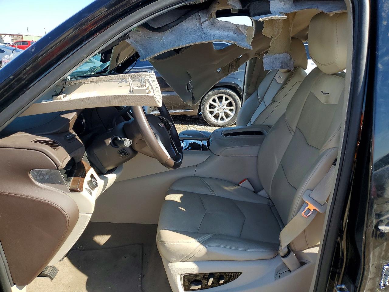2017 Cadillac Escalade - Image 7