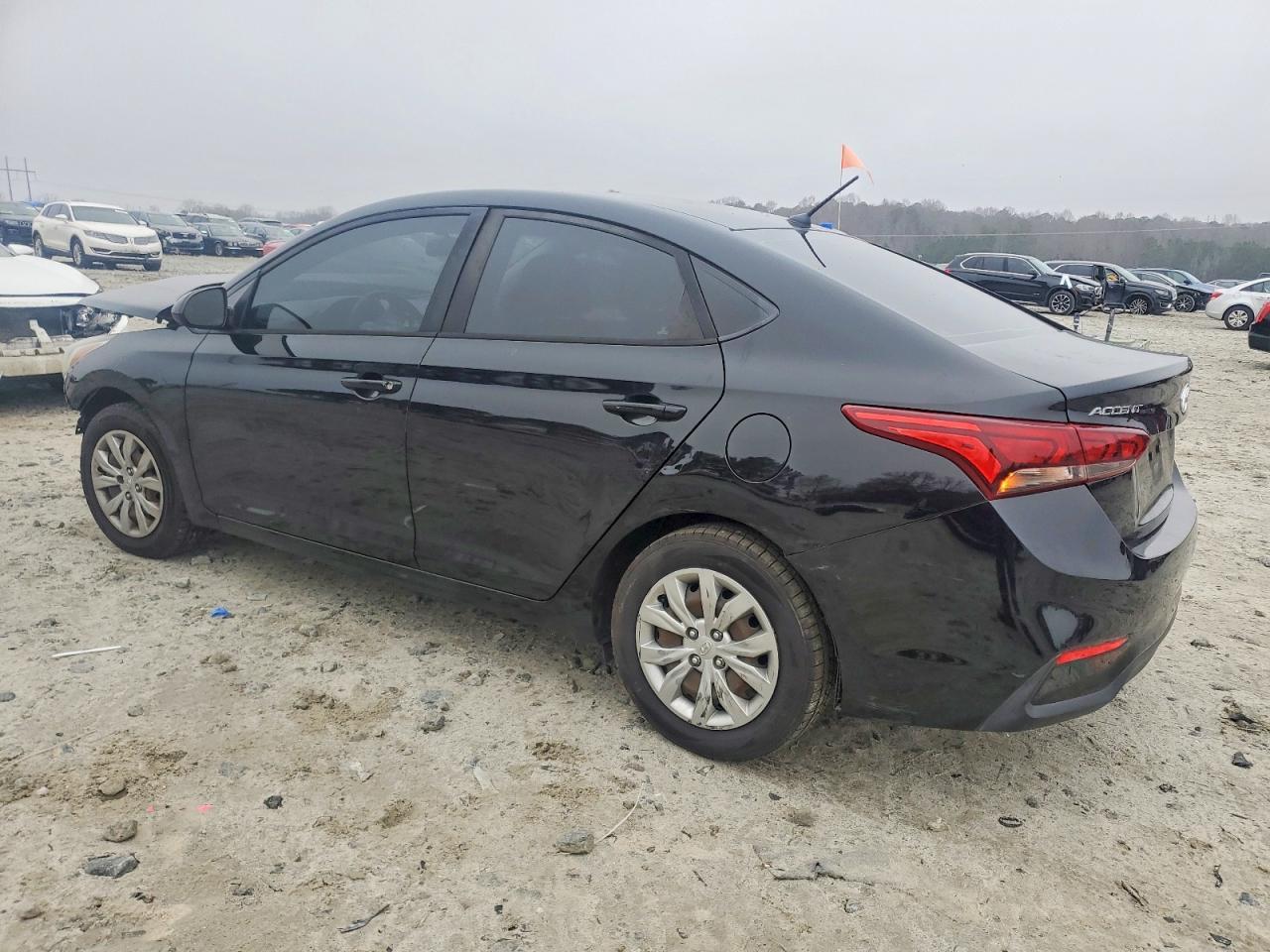 2019 Hyundai Accent Se - Фото 2