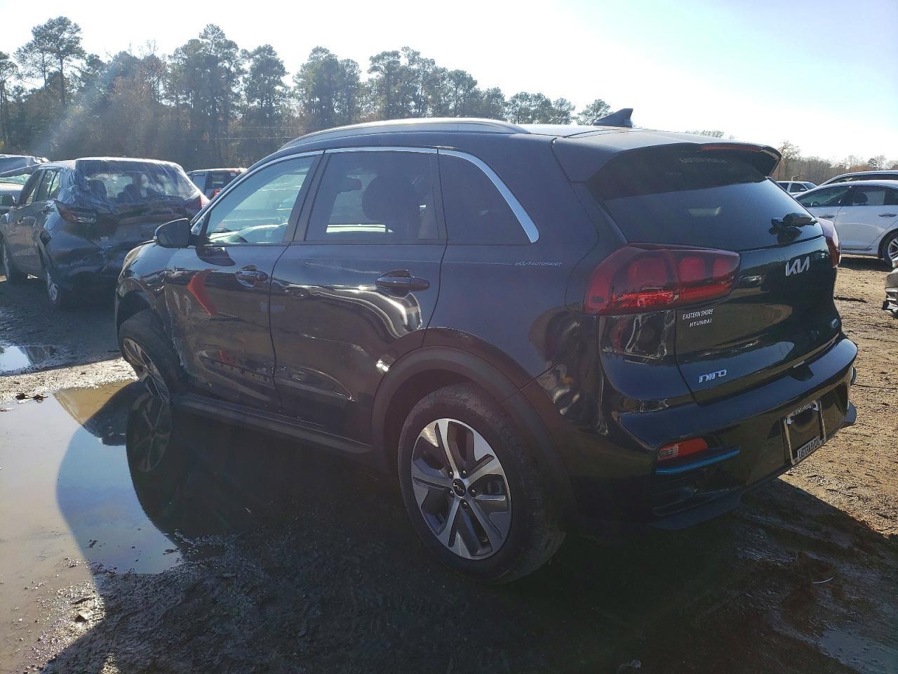 2022 Kia Niro S - Image 2