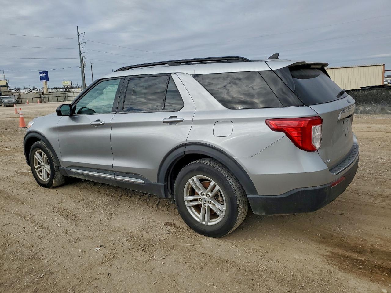 2021 Ford Explorer Xlt - Image 2