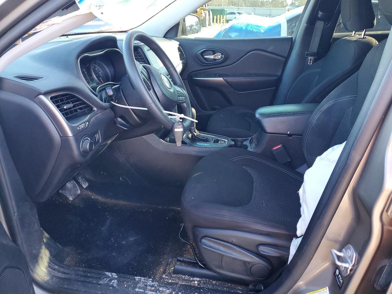 2021 Jeep Cherokee Latitude - Image 7