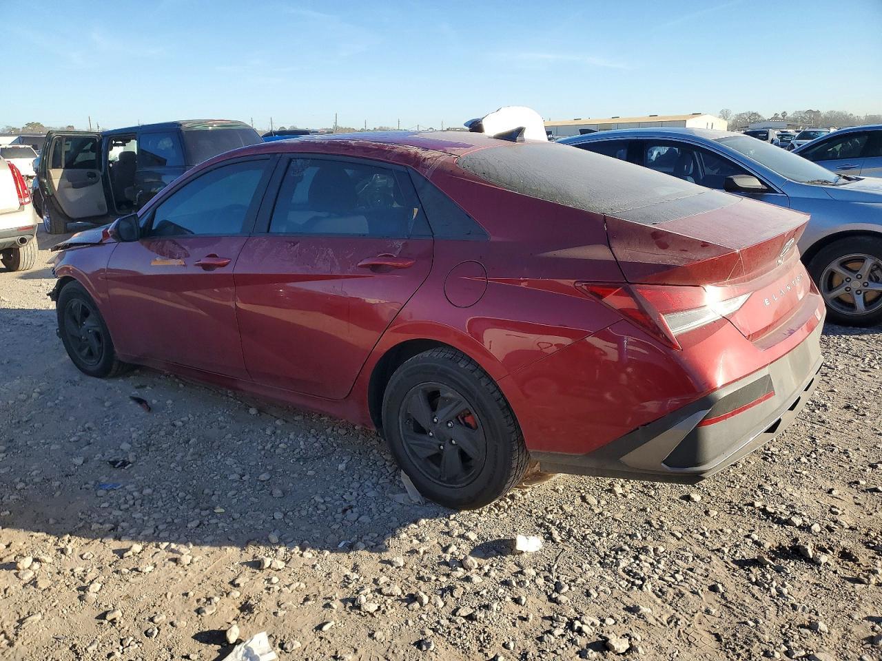 2024 Hyundai Elantra Se - Image 2