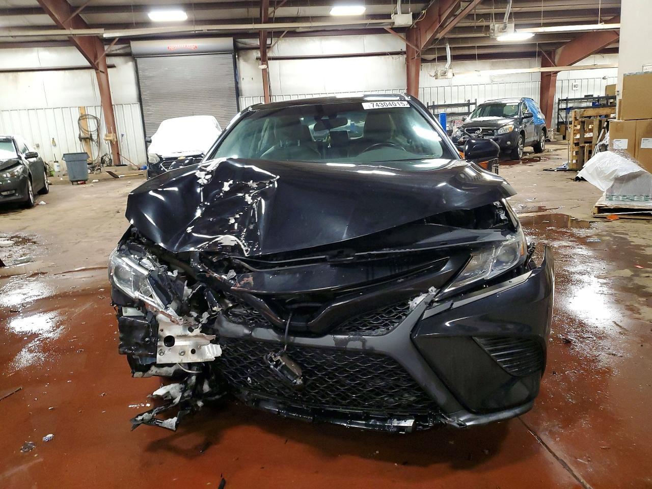 2020 Toyota Camry Se - Фото 5