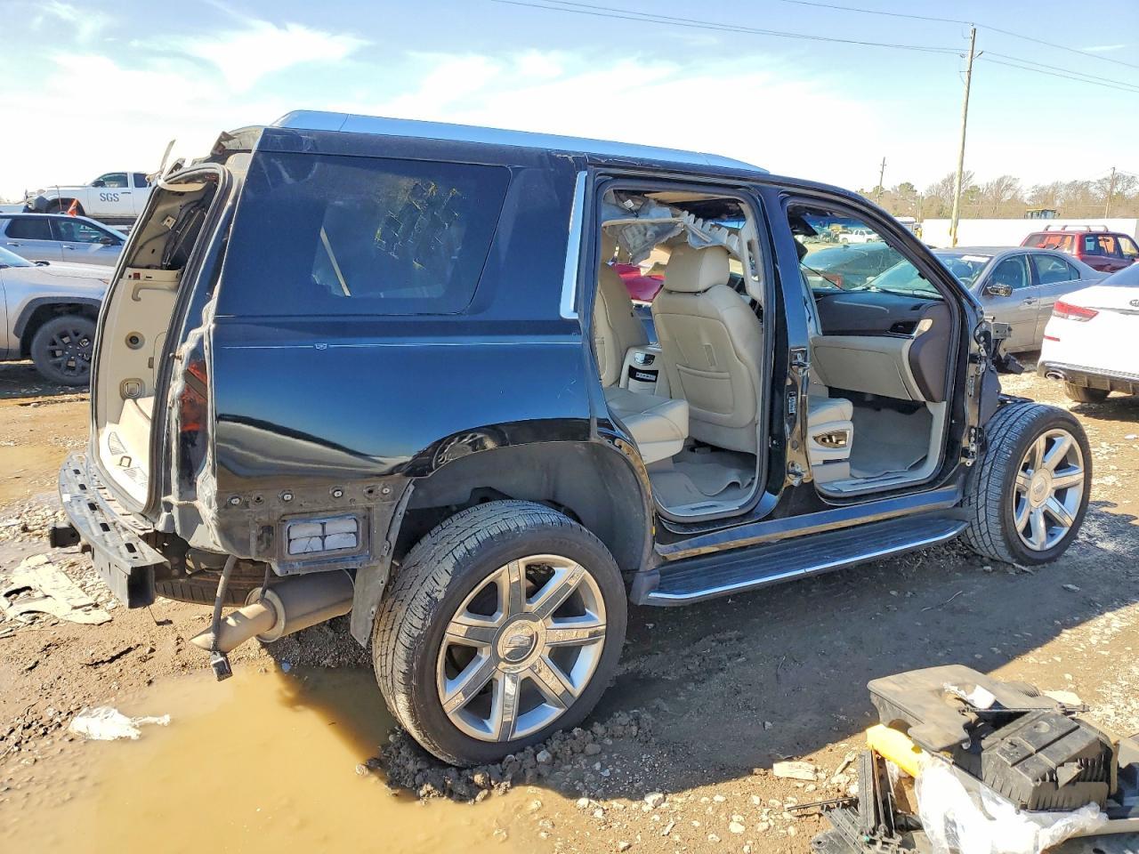 2017 Cadillac Escalade - Image 3