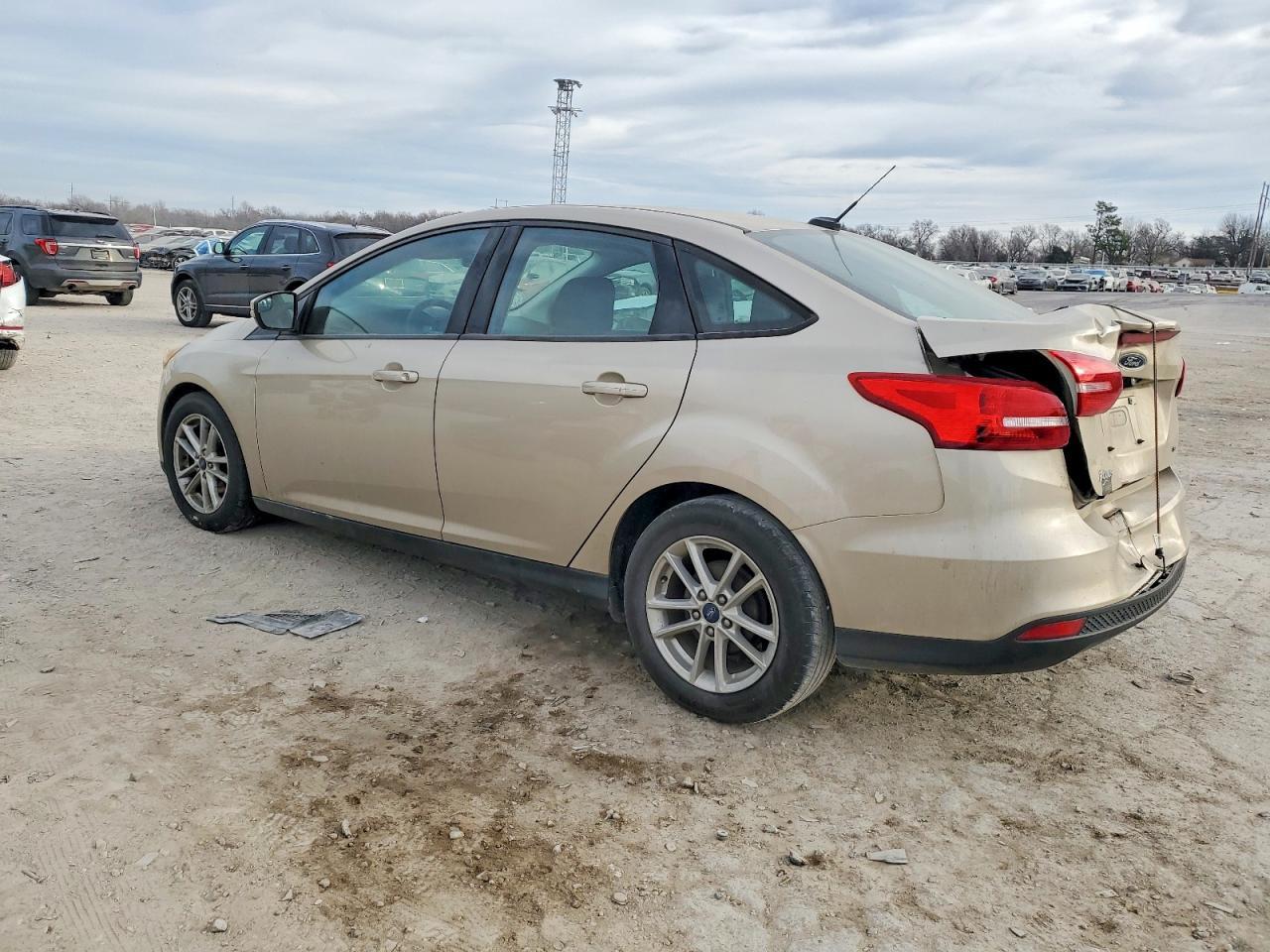 2017 Ford Focus Se - Image 2