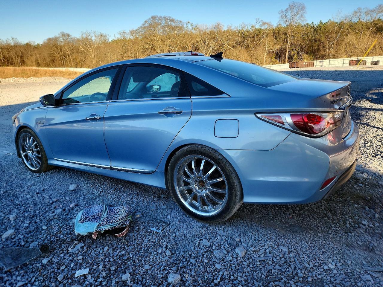 2012 Hyundai Sonata Hybrid - Image 2
