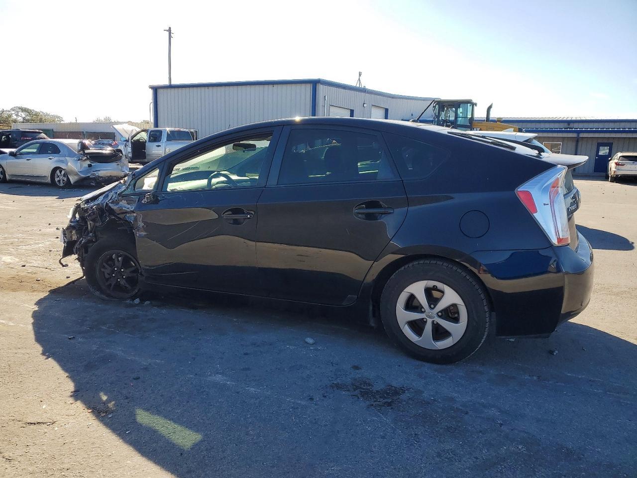 2014 Toyota Prius Two - Фото 2