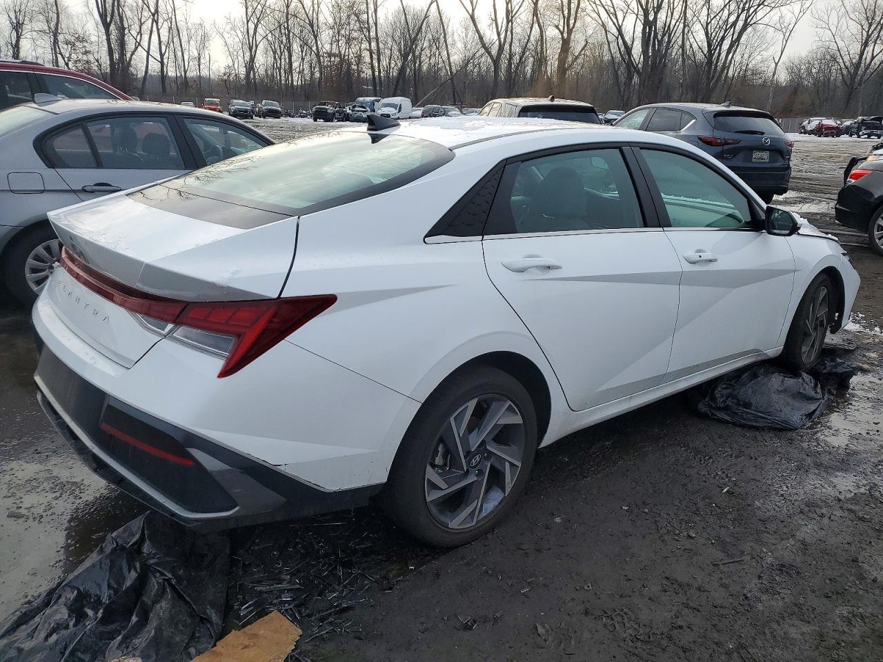 2025 Hyundai Elantra Sel - Фото 3