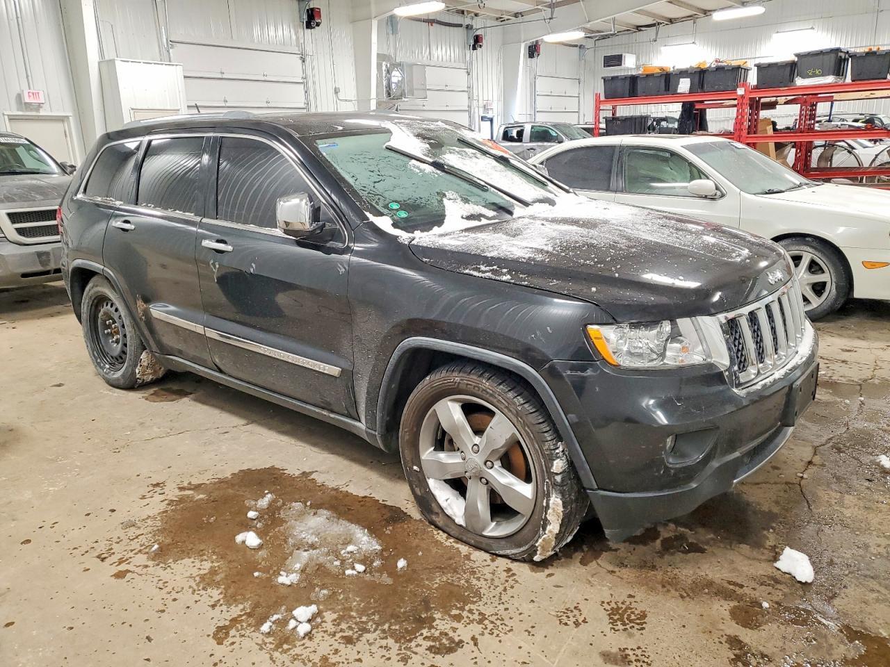 2012 Jeep Grand Cherokee Overland - Image 4