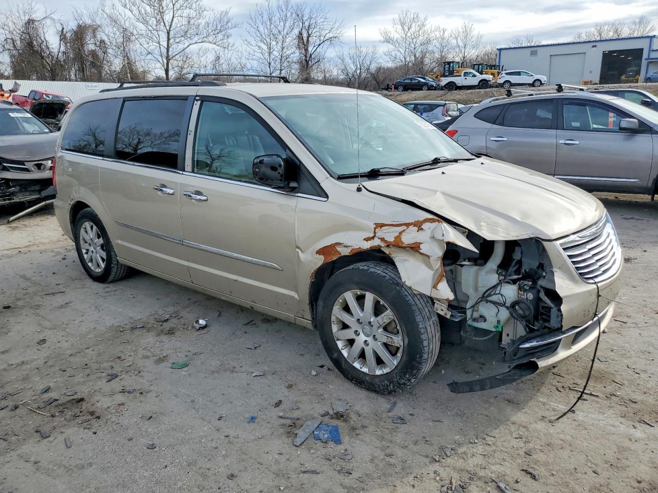 2015 Chrysler Town & Country Touring - Фото 4