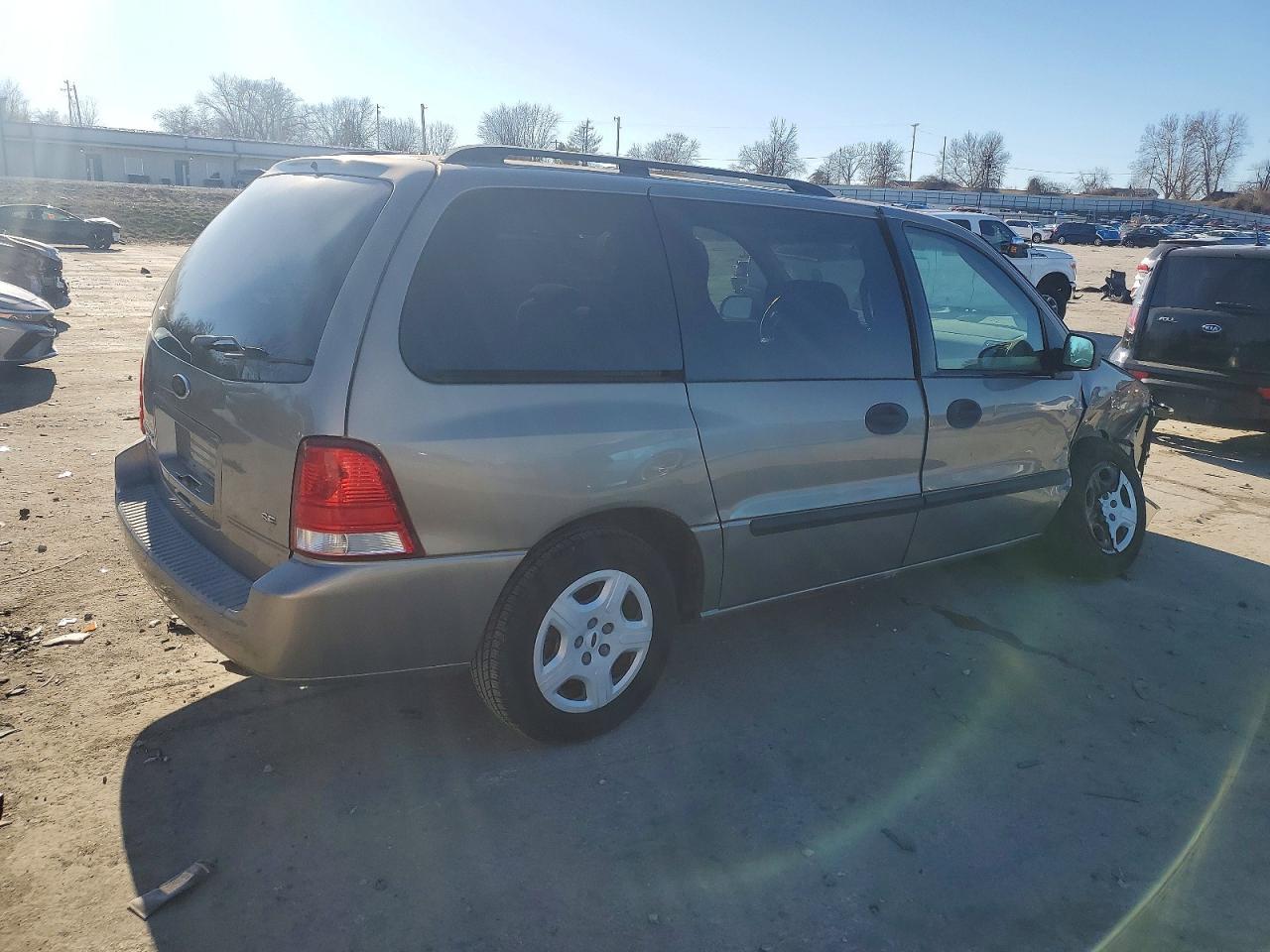 2005 Ford Freestar Se - Фото 3