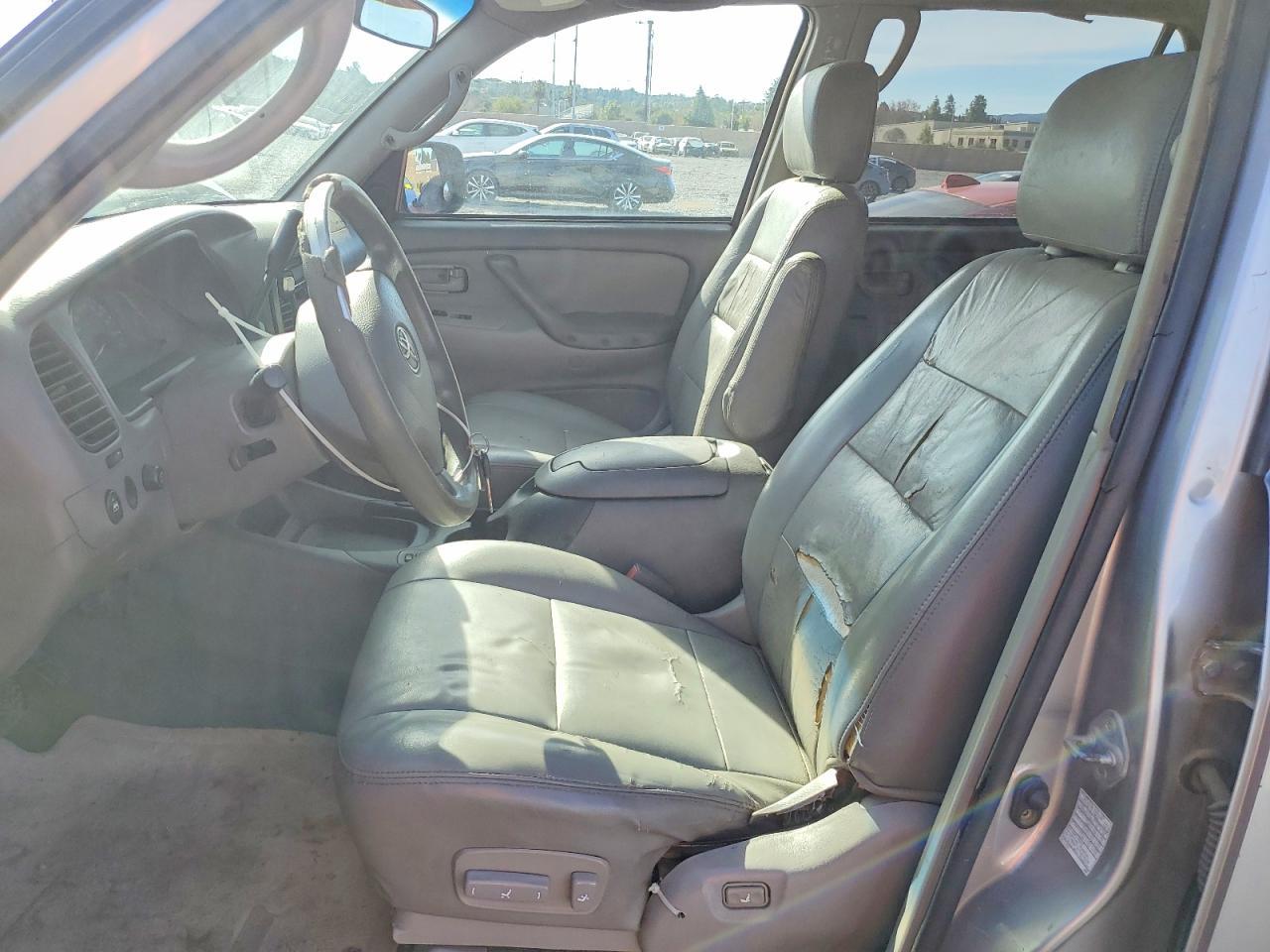 2003 Toyota Sequoia Sr5 - Image 7