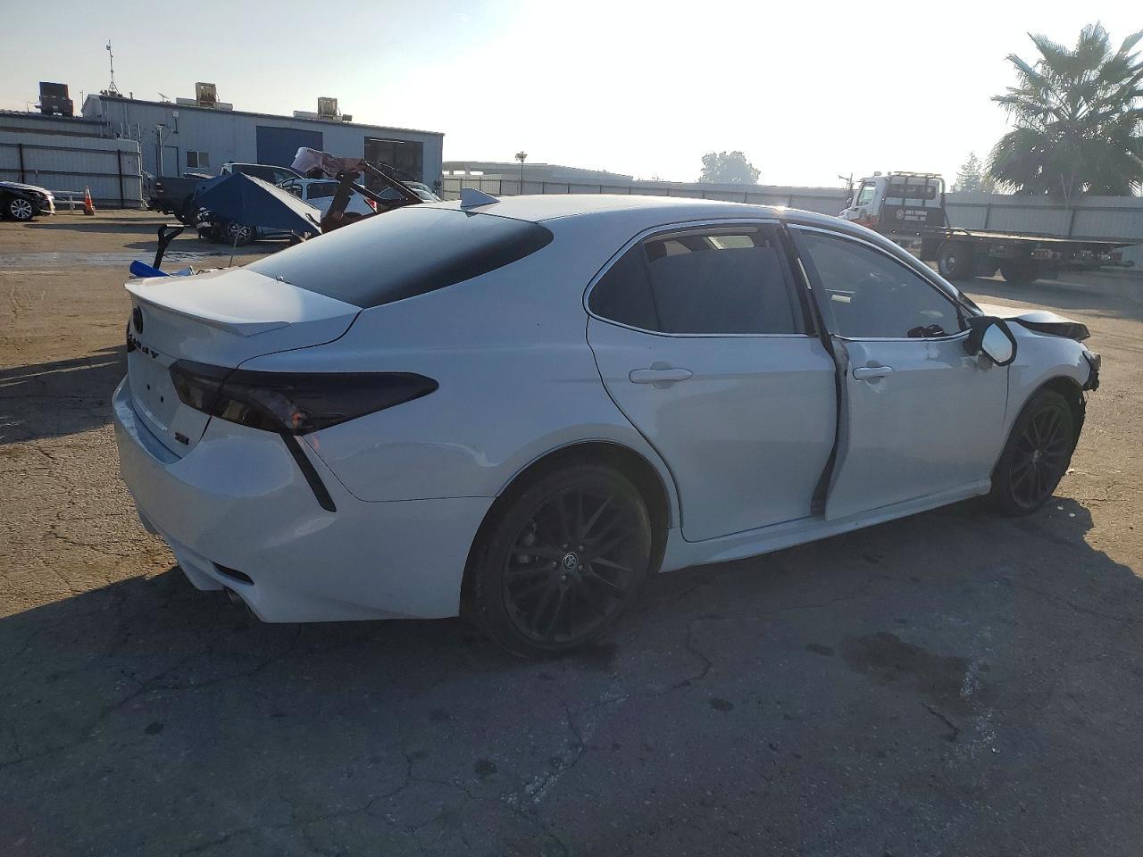 2023 Toyota Camry Xse - Фото 3