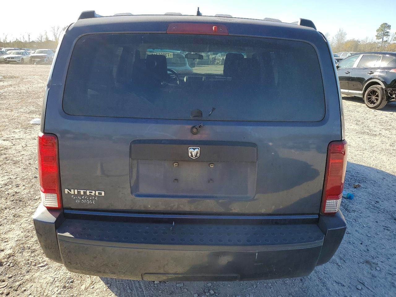 2008 Dodge Nitro Sxt - Image 6