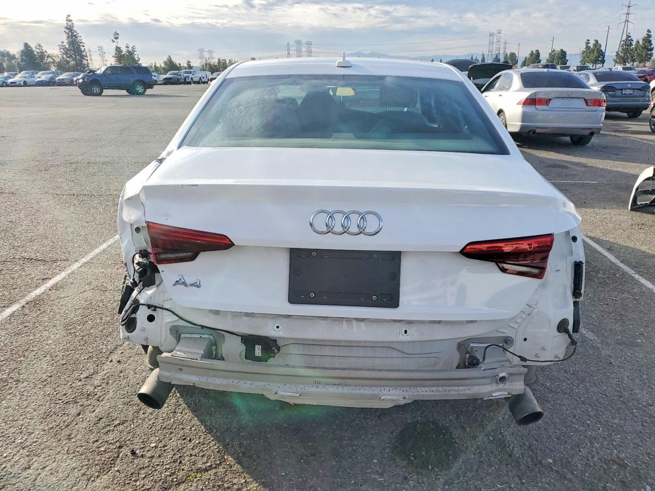 2017 Audi A4 Premium - Фото 6