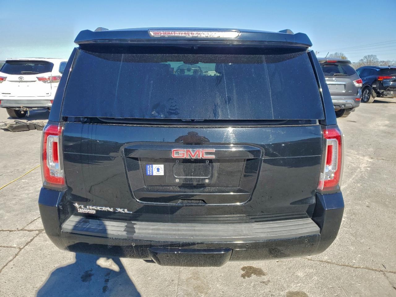 2016 GMC Yukon Xl C1500 Sle - Image 6