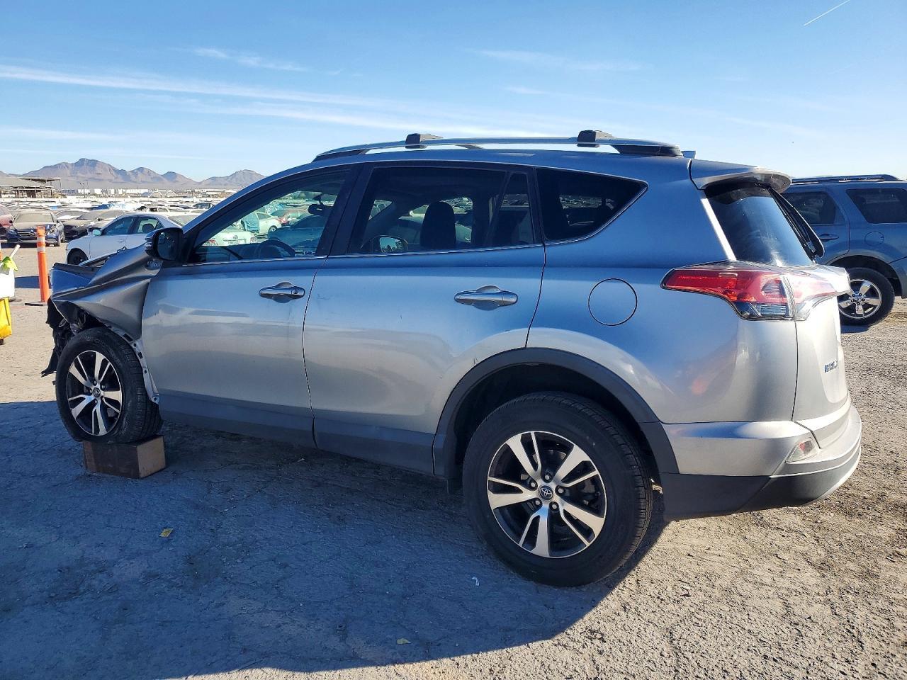 2016 Toyota Rav4 Xle - Фото 2