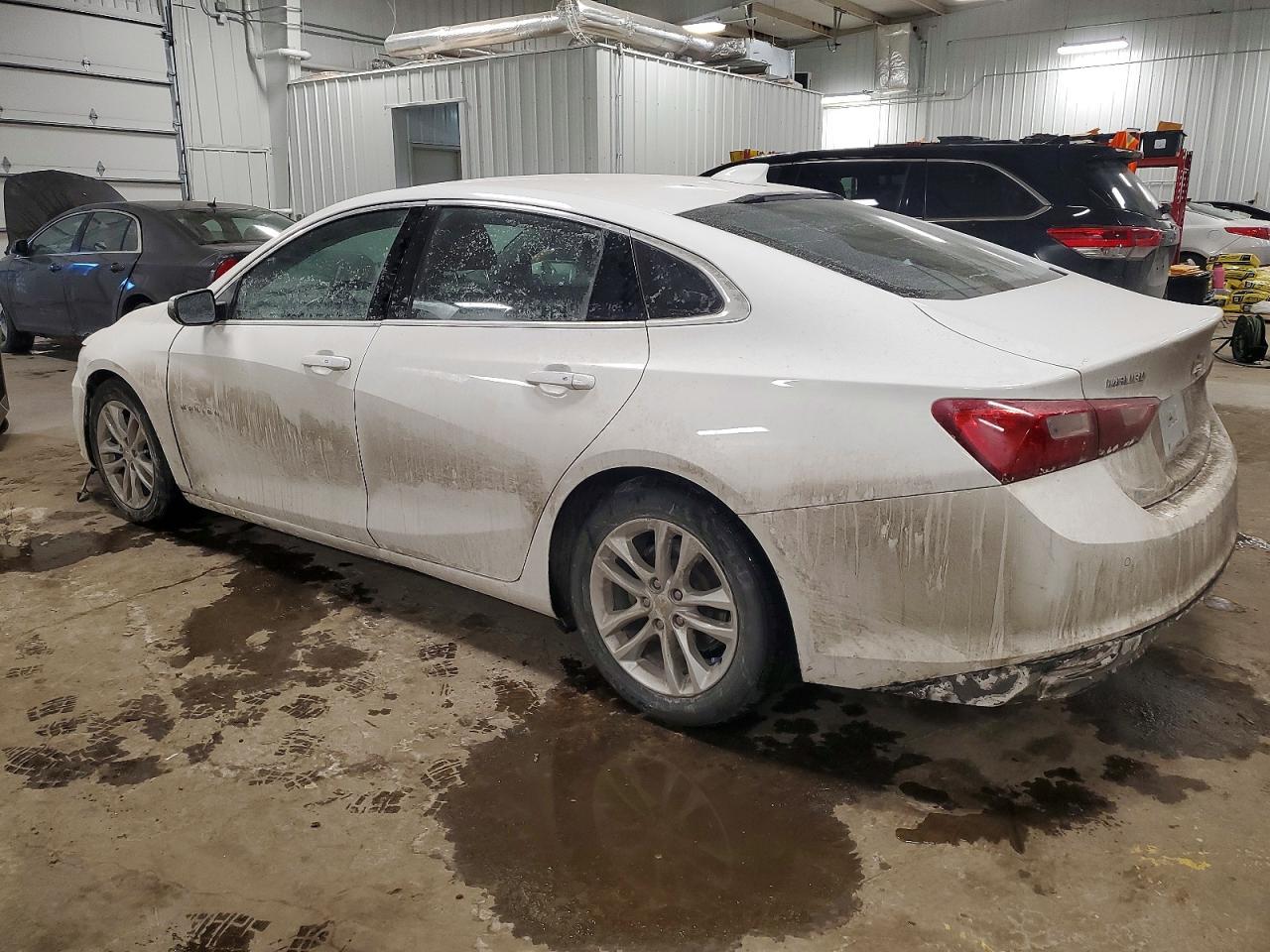 2017 Chevrolet Malibu Hybrid - Фото 2