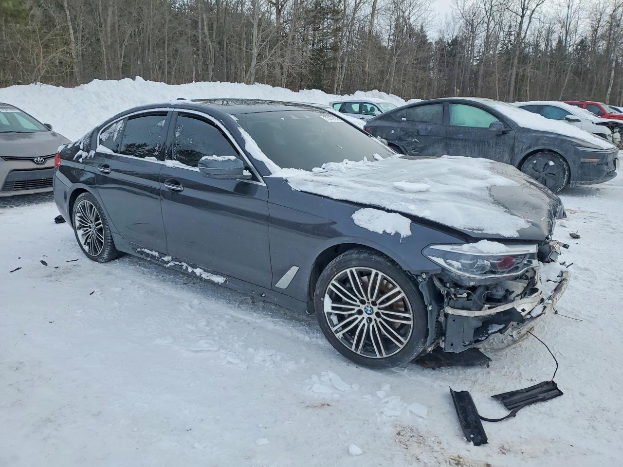 2017 BMW 530 Xi - Image 4
