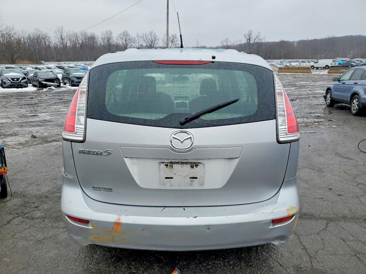 2009 Mazda 5 - Image 6