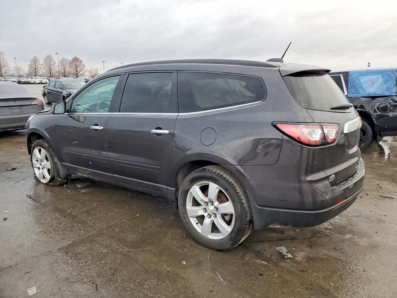 2016 Chevrolet Traverse Lt - Фото 2