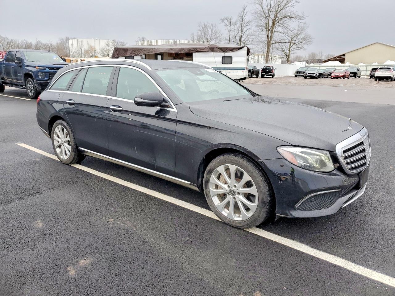 2018 Mercedes-Benz E 400 4Matic - Image 4