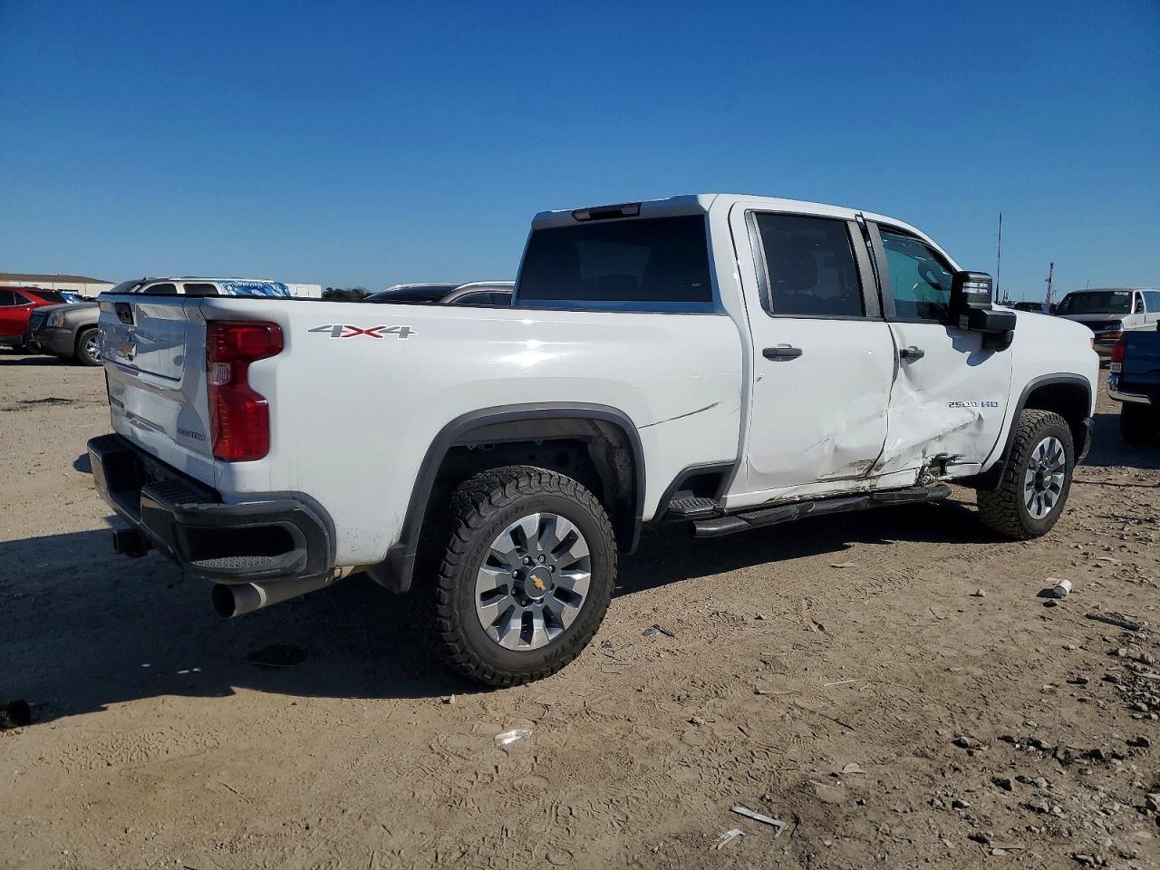 2022 Chevrolet Silverado K2500 Custom - Image 3