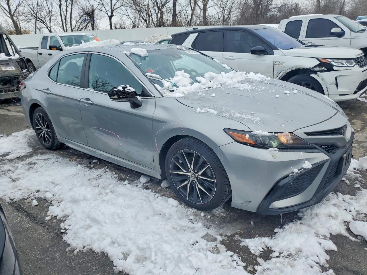2022 Toyota Camry Se - Image 4