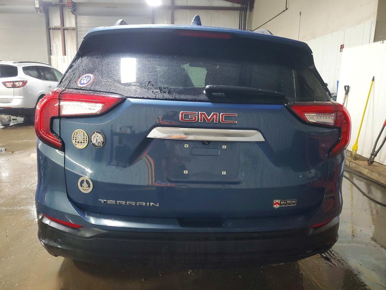 2024 GMC Terrain Sle - Image 6