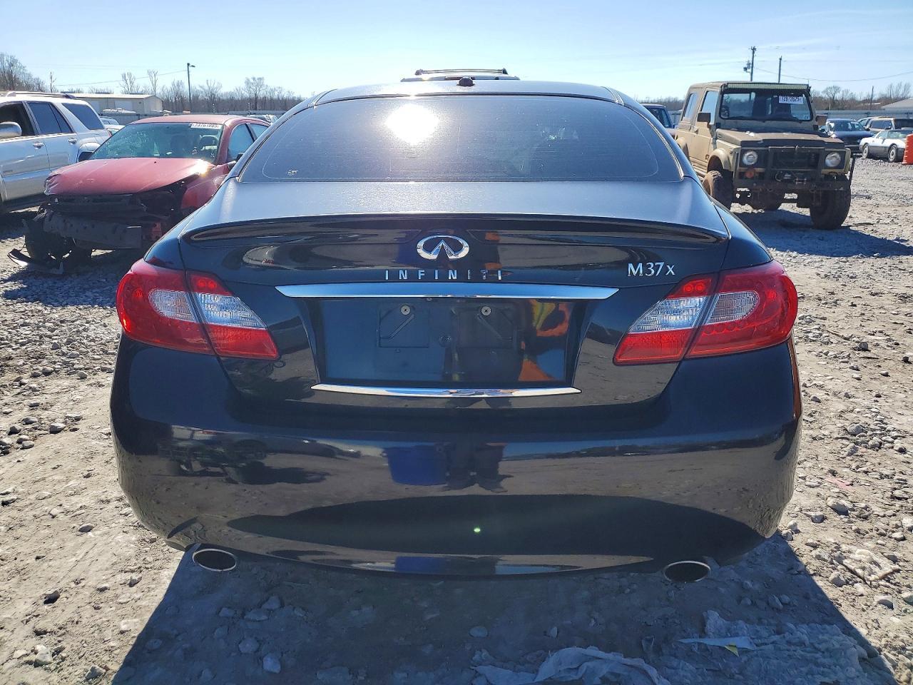 2011 Infiniti M37 X - Image 6